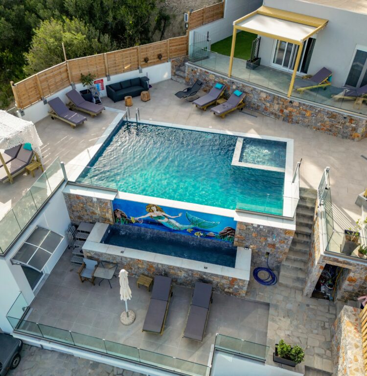 pooldeck